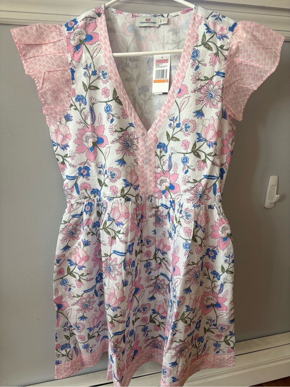 Vineyard Vines Women’s Pink and Blue Floral V-Neck Dress Size Small